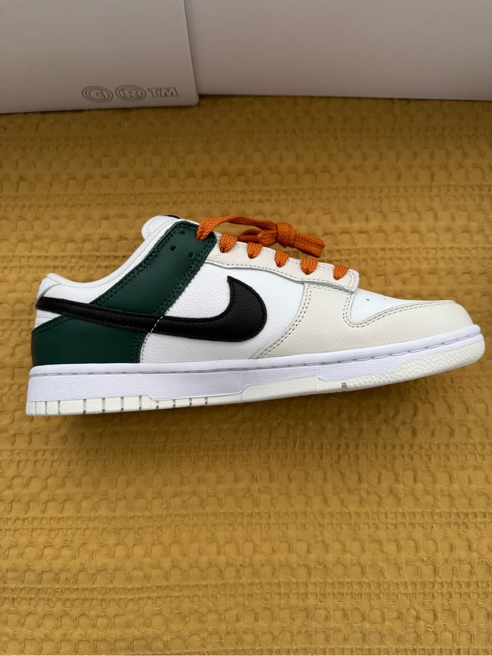 Nike Low-Top Sneaker White Green Black with Orange Laces